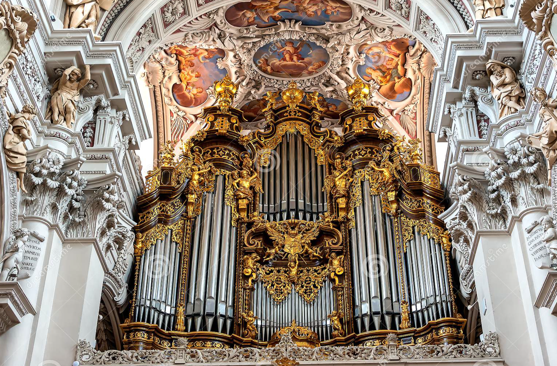 The-organ-in-St.-Stephen's-Cathedral
