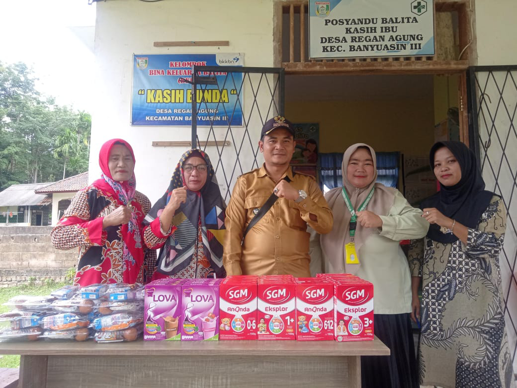 Cegah Stunting, Pemerintah Desa Regan Agung Kecamatan Banyuasin 111 Berikan Bantuan Susu Dan Makan Untuk ibu Hamil Dan Balita
