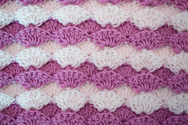 4 - Crochet Imagen Puntada a pompones para navidad a crochet y ganchillo Majovel Crochet facil sencillo bareta paso a paso DIY puntada punto