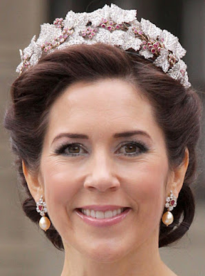 ruby parure tiara denmark queen desiree sweden crown princess mary