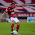Flamengo diminui multa e Isla define posição sobre futuro no clube
