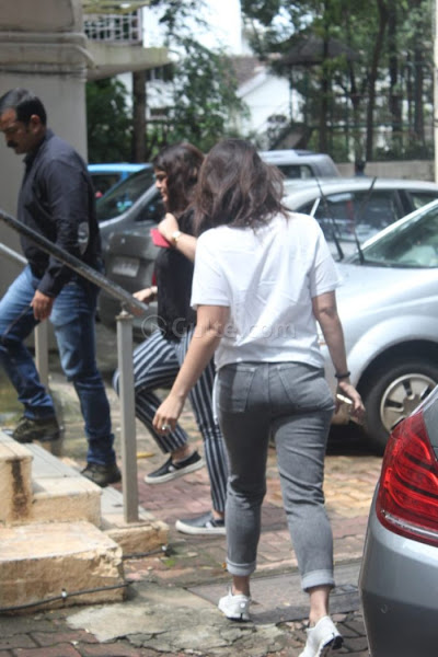 Actress Kareena Kapoor Tight Jeans Hot Photos Actress Trend