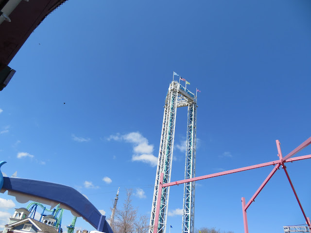 Scream Drop Tower Ride Six Flags New England