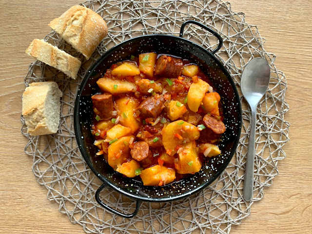 PATATAS A LA RIOJANA. Guiso de Patatas con CHORIZO. Gustará a toda la Familia