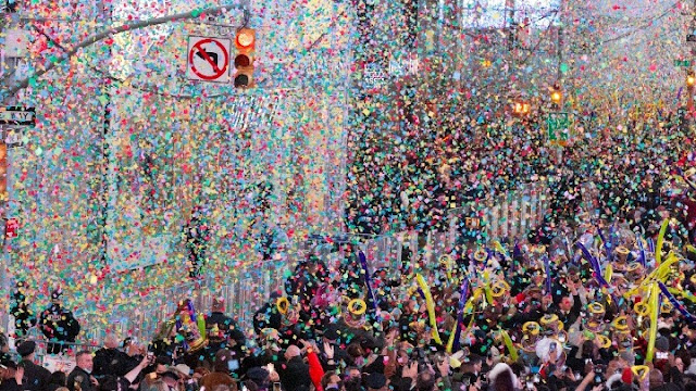 Η Όμικρον περιόρισε ή ακύρωσε τους εορτασμούς σε όλο τον κόσμο για την Πρωτοχρονιά