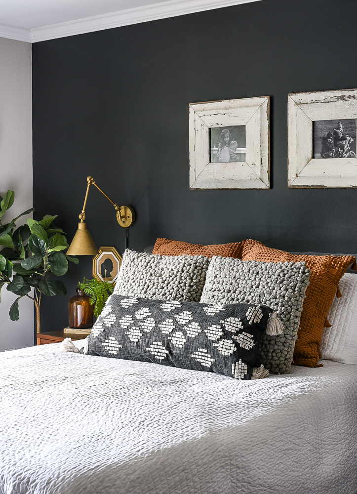 How to add texture with pillows