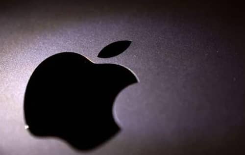 Apple highlights the dangers of sideloading apps