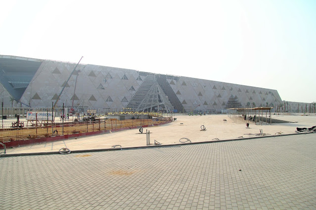 Το Μεγάλο Αιγυπτιακό Μουσείο (GEM) στην Γκίζα.