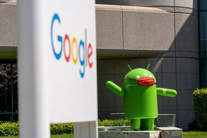 Google's mobile operating system powers more than 80 percent of smartphones around the world [File: David Paul Morris/Bloomberg]