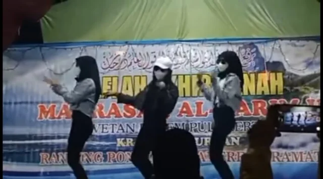 Viral! Santri Joget Pargoy Dalam Rangka Sambut Rhamadan, Netizen: Apakah Ajaran Pesantren Seperti Ini?