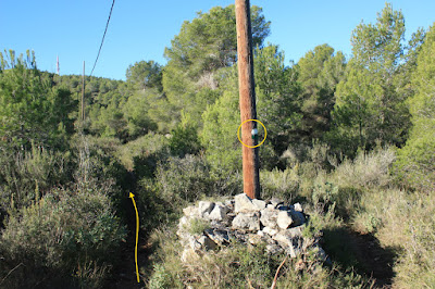 CIMS I COTES DEL BAIX PENEDÈS, EL VENDRELL-EL REPETIDOR-PUIG DEL LLEÓ-PUIG CLAPER-EL RAURELL-ROCA AGUILERA, corriol pedregós en direcció al Repetidor