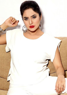 gorgeous bollywood female star shehnaaz gill sexy sleeve less white wear avatar