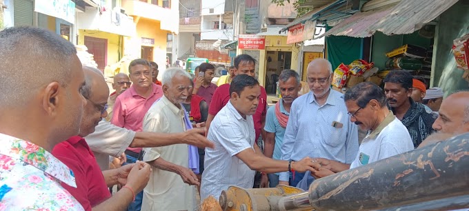 विधि विधान द्वारा पूजन कर पुनर सड़क निर्माण कार्य का हुआ शुभारंभ