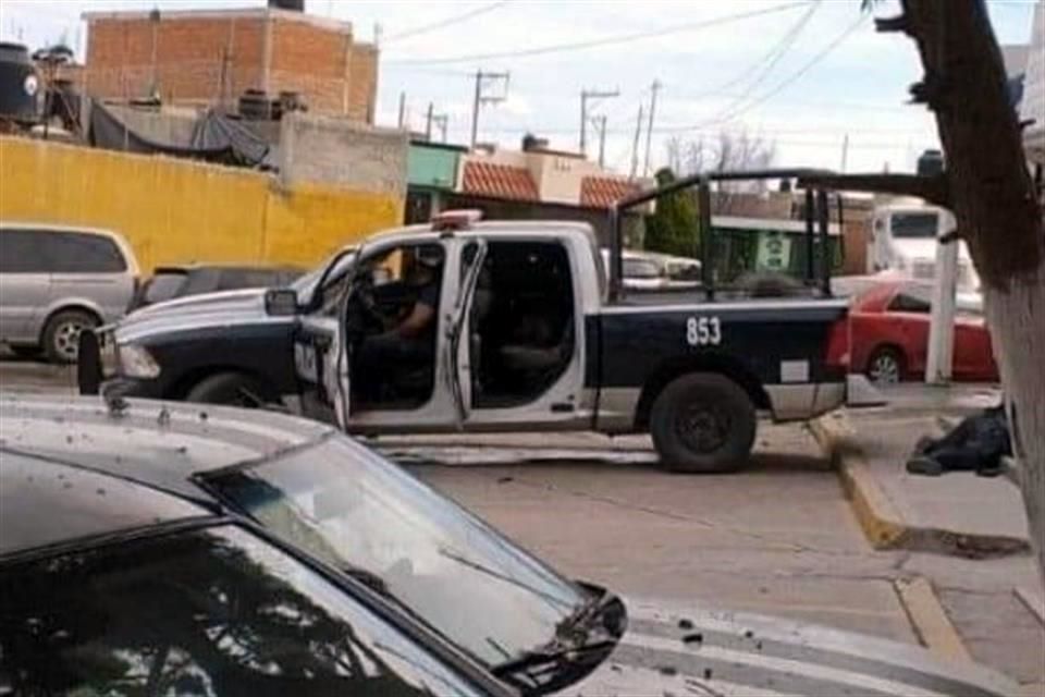 Hombres armados interceptan patrulla en Fresnillo; Zacatecas y asesinan a tres Policias