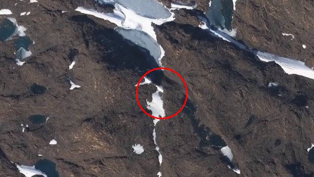 Here's the UFO (circled in red) like it was when it was first discovered.