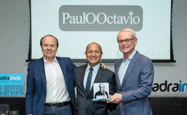 PaulOOctavio recebe o prestigiado prêmio Top Imobiliário Wildemir Demartini