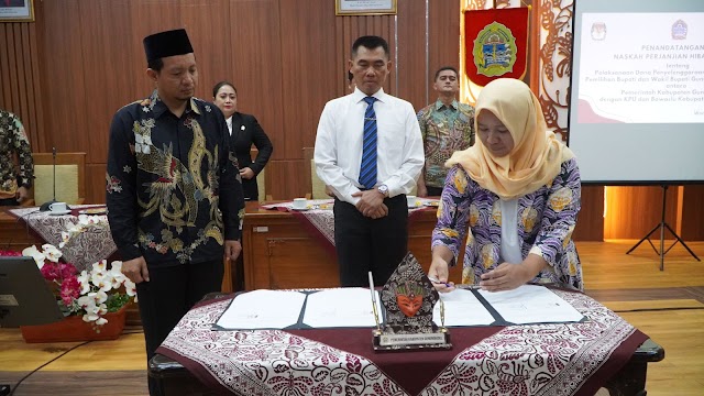 Penandatangan NPHD Oleh Pemkab Gunungkidul, KPU dan Bawaslu