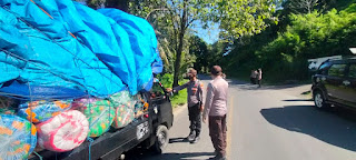 Kanit Binmas bersama Anggota Jaga Polsek Cendana Polres Enrekang melaksanakan Operasi Yustisi