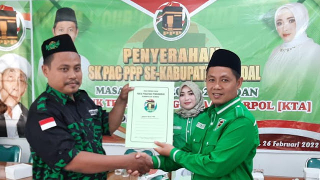 Dengan di Serahkanya SK 20 PAC Oleh DPC PPP Kendal, Abdul Syukur Berharap Bisa Picu Mesin Politik Jelang Pemilu 2024 Bergerak