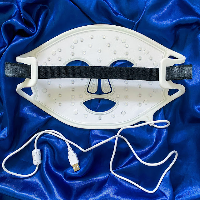 CurrentBody Skin LED Light Therapy Mask Review