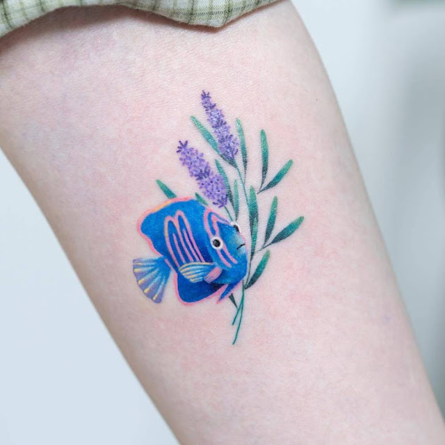 59 mini tatuagens femininas para quem ama o verão