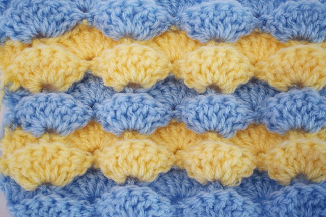 2 - Crochet Imagen Puntada a pompones para navidad a crochet y ganchillo Majovel Crochet facil sencillo bareta paso a paso DIY puntada punto