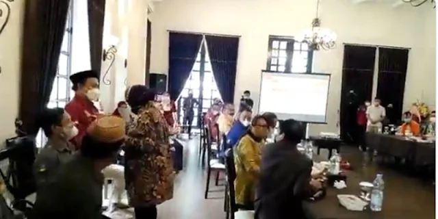 Mensos Risma Marah-marah, Kadinsos Gorontalo Dipecat