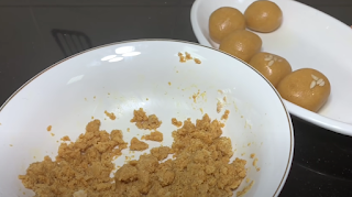 Besan ke laddu