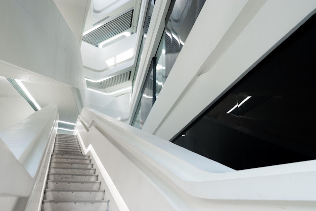 8 أنواع من السلالم الأكثر إستعمالا في تصاميم المباني