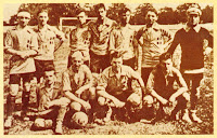 SELECCIÓN DE ITALIA - Temporada 1911-12 - Binaschi, Bontadini, Berardo, Milano I, Leone, De Vecchi y Campelli; De Marchi, Sardi, Zuffi y Mariani - FINLANDIA 3 (Jarl Ohman, Eino Soinio y Bror Wiberg) ITALIA 2 (Franco Bontadini y Enrico Sardi) - 29/06/1912 - Juegos Olímpicos de Estocolmo de 1912, 1ª ronda - Solna, Estocolmo, Suecia, estadio Troneberg