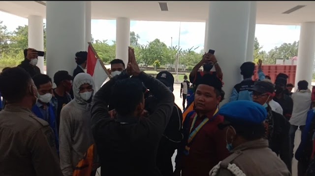 Kasus Sengketa Lahan Berujung Aksi Unjuk Rasa di Kantor DPRD Kabupaten Rohil