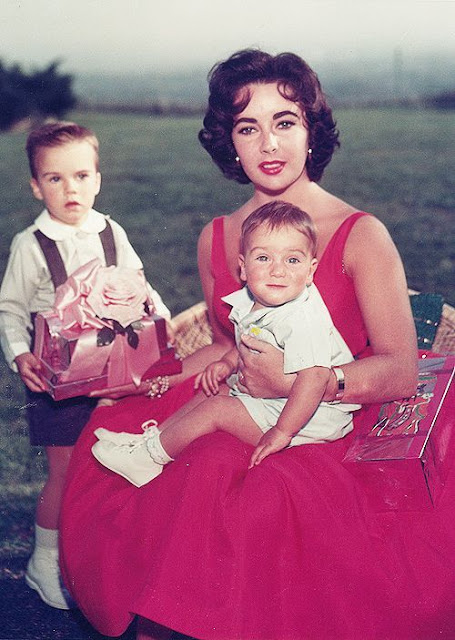 1956. Elizabeth Taylor with her sons Michael Wilding Jr. and Christopher Wilding