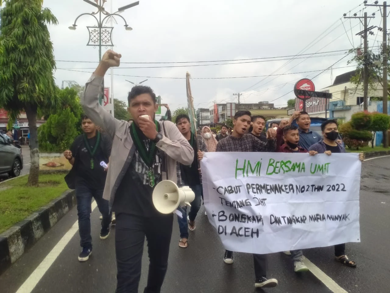 Kisruh SE Menag dan Pernyataan Kontoversial Yaqut Cholil Quomas, HMI Geruduk Kantor DPRK Kota Lhokseumawe