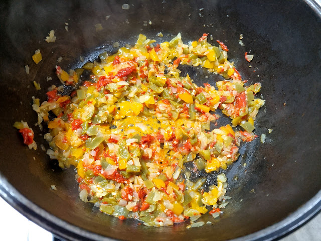 EMPANADILLAS DE CARNE, SETAS Y QUESO CON PASTA DE TRUFA LA COCINERA NOVATA MASA QUEBRADA TUPPERWARE CARNE PICADA RECETA HORNO