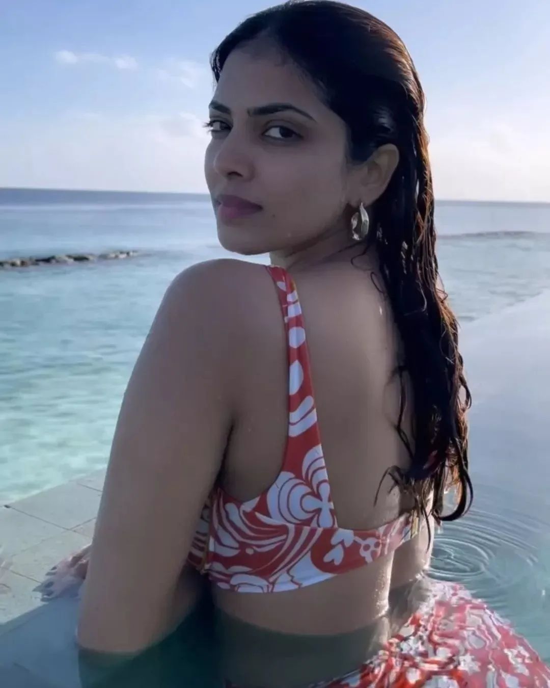 Actress Malavika Mohanan Latest Hot Photoshoot Pic