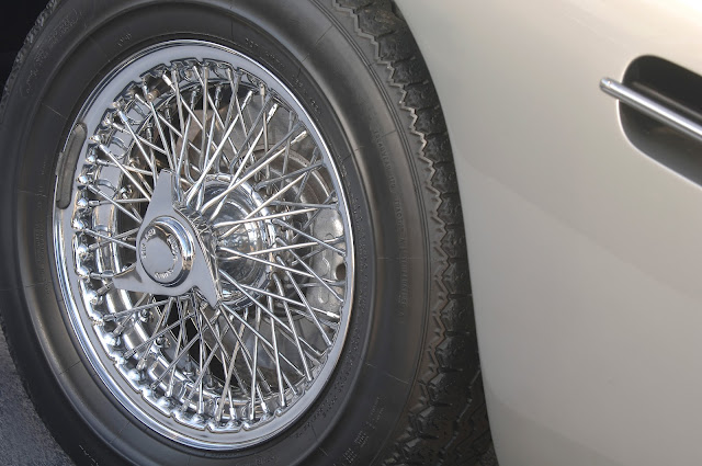 The character chrome wire wheels of the Aston Martin DB5 are the same as on the DB5 Volante