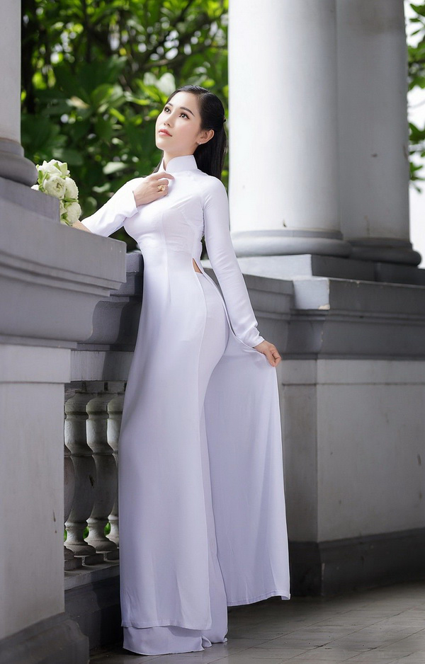 Thiếu nữ áo dài trắng