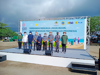 Peringati Hari Rimbawan 2022 Kementerian LHK Bersih-bersih Pantai Tanjung Pasir