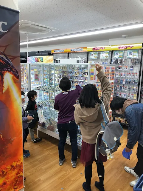 Japan TCG Center 吉祥寺駅北口店の店内