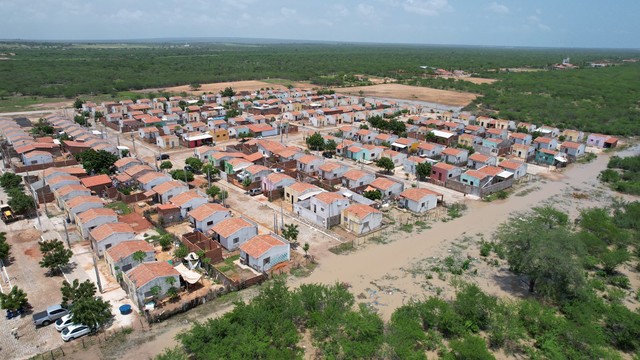 Açude rompe e água inunda comunidade no interior do RN