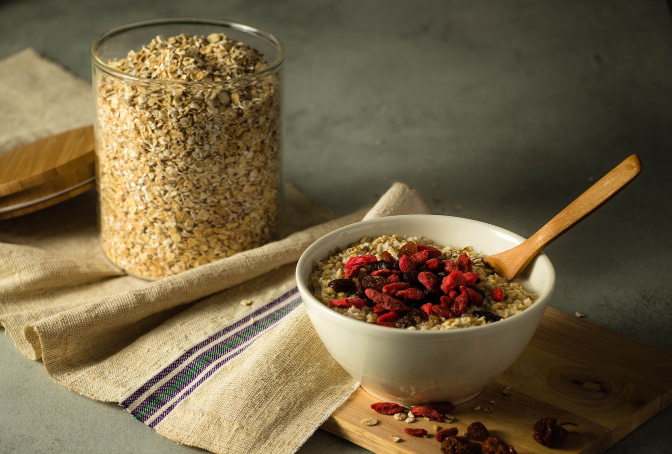 What are the benefits of oats and the best types for the health of the body?
