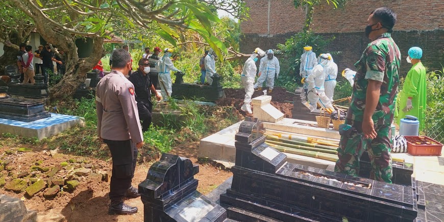 Bati Tuud Wonosari Hadiri Pemakaman Prokes Di Wilayah Binaan