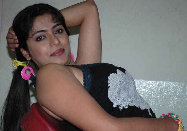 Telugu Actress Reshma Hot Stills 4