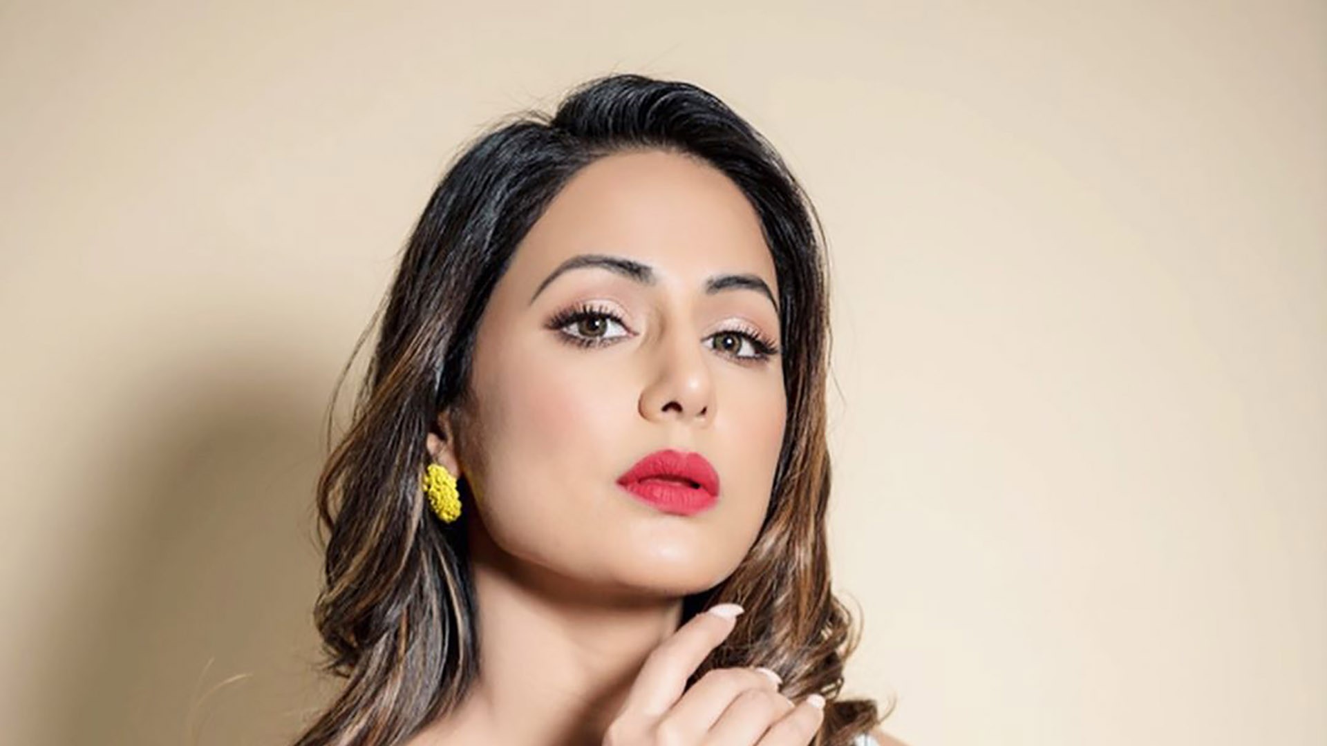 Hina Khan HD Photos