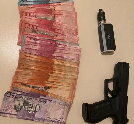 Apresan adolescente supuestamente robaron 24 mil pesos 