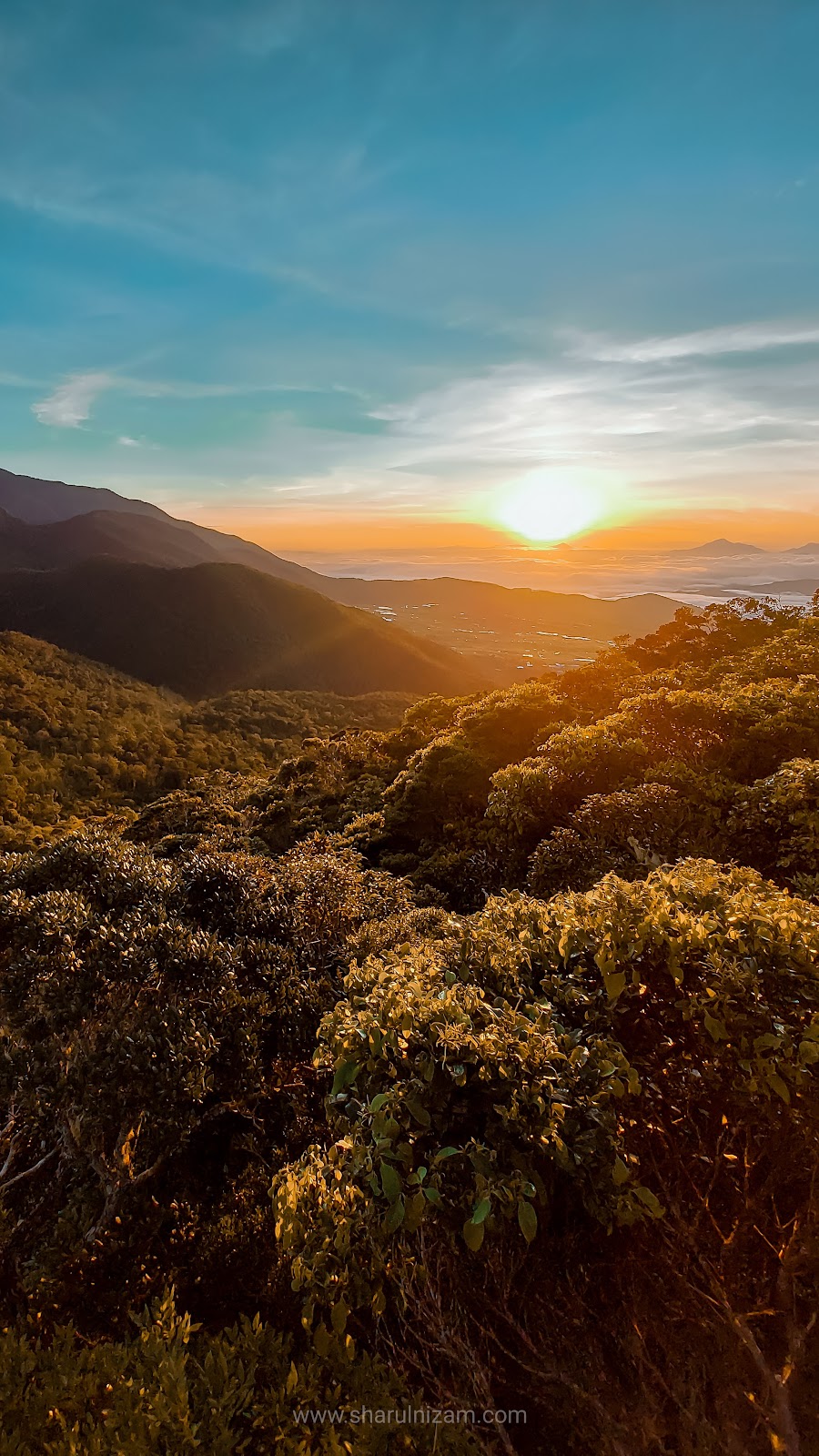 Maragang Hill Sunrise Attack; Pengalaman Melihat 1001 Bintang, Matahari Terbit Dan Gunung Kinabalu