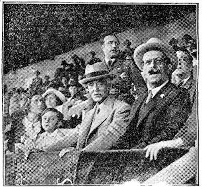 El Presidente de la Generalidad, señor Maciá, y el del FC Barcelona, señor Rosés, presenciando el partido en el palco. F. C. BARCELONA 10 VALLADOLID DEPORTIVO 0 Domingo 31/05/1931: 18:00 horas. Partido amistoso. Barcelona, Campo de Las Corts.