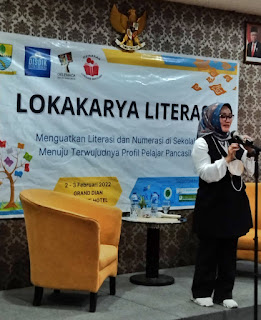 Kegiatan Lokakarya Literasi dibuka oleh Bu Wakil Walikota dan Kepala Dinas Pendidikan