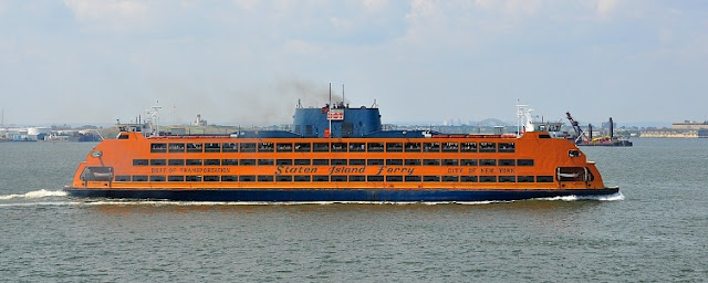 Kapal ferry ujung ganda