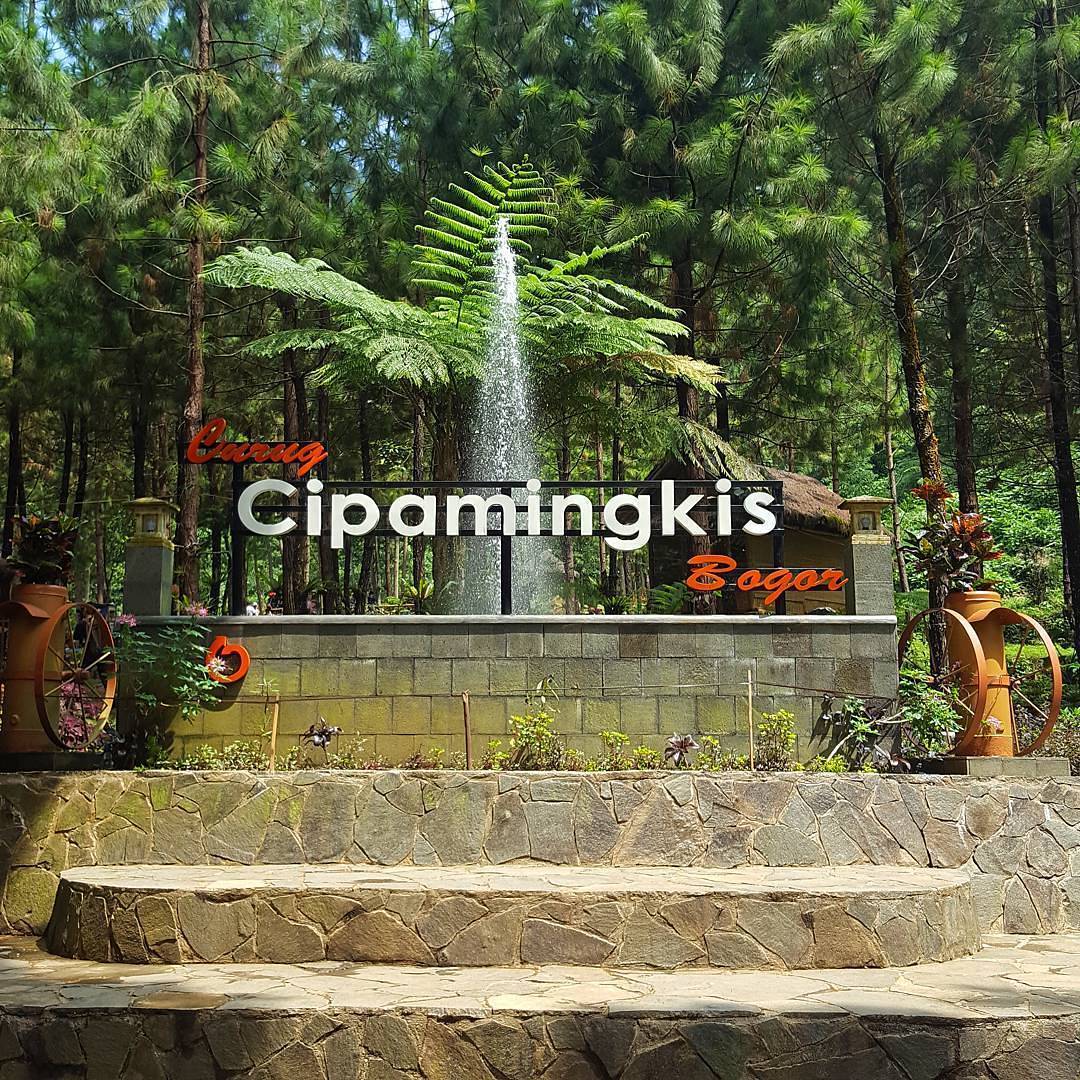 Air Terjun Cipamingkis Bogor